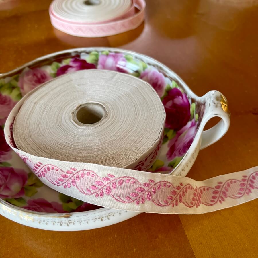 Ribbon | Kit Pink