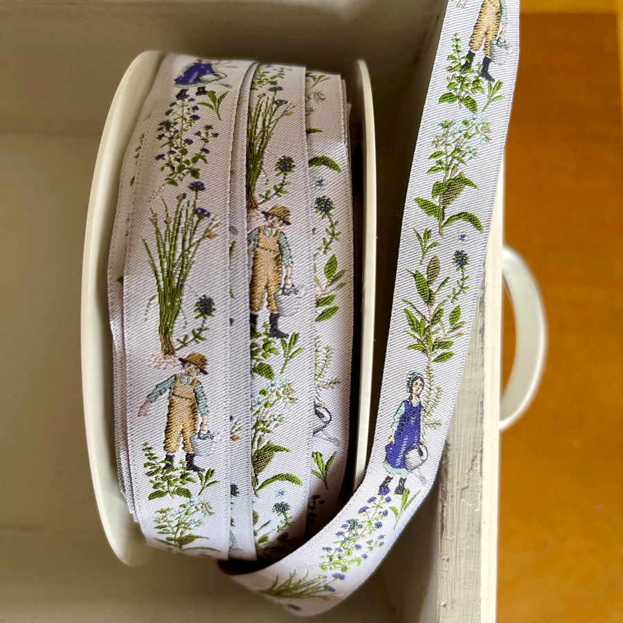 satin ribbon | herb garden | 16mm – Werkstatt für Historische Stickmuster