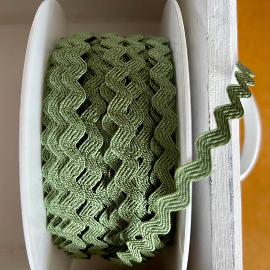 woven ribbon | rickrack green | rickrack blue